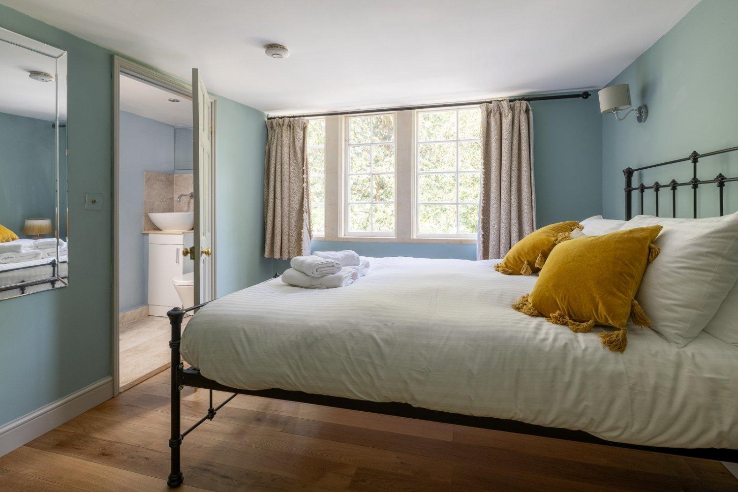 The School Rooms Estate Beautiful, Georgian Apartments With Private Heated Pool And Hot Tub Wifi And Parking Near Bath 博克斯 外观 照片