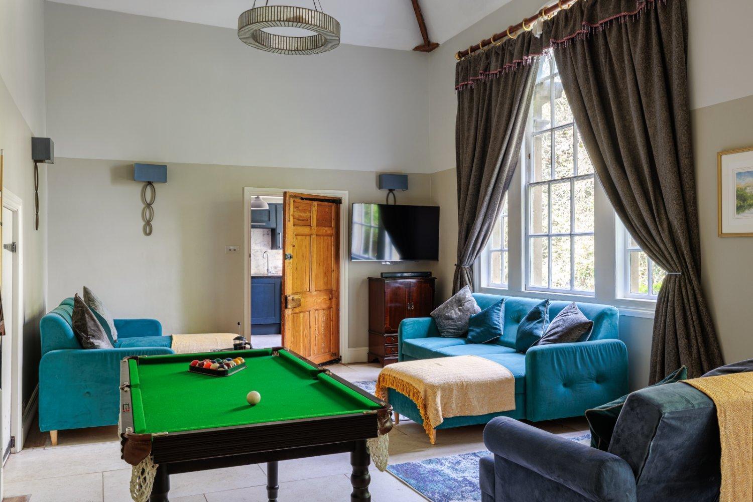 The School Rooms Estate Beautiful, Georgian Apartments With Private Heated Pool And Hot Tub Wifi And Parking Near Bath 博克斯 外观 照片